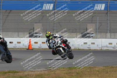 media/Nov-26-2022-Fastrack Riders (Sat) [[b001e85eef]]/Level 1/Session 3 Outside Turn 9/